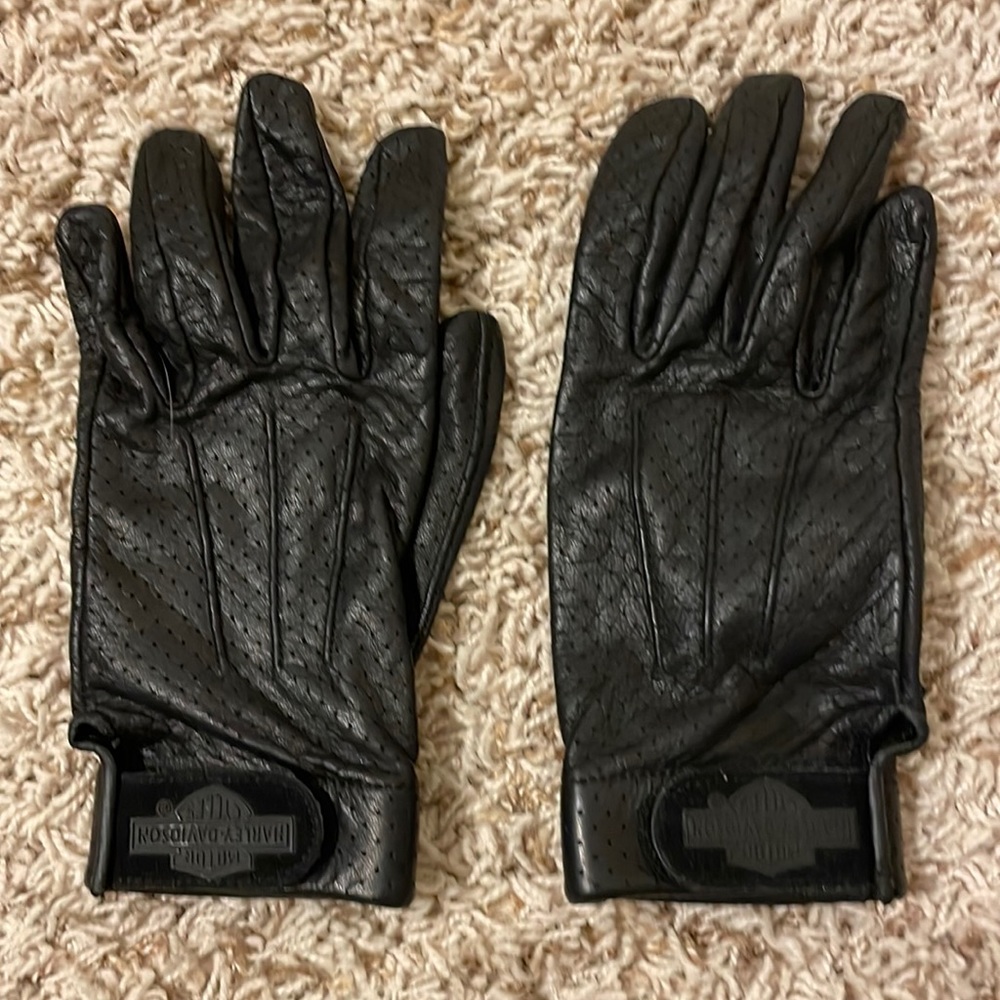 Harley Davidson ladies leather gloves. size XS - like new!!